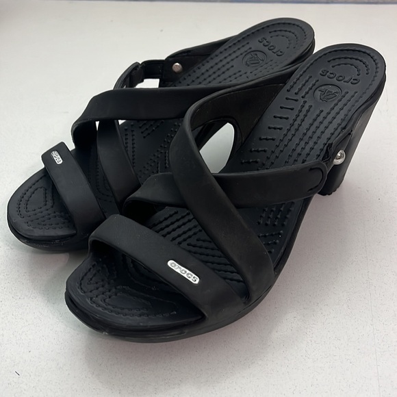 CROCS Cyprus IV Black Heels Sandals Size 9W - Picture 1 of 12